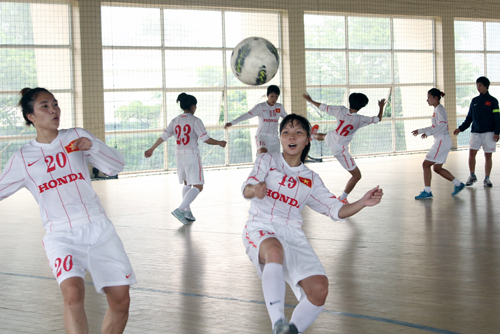 Bóng đá nữ phấn chấn chạy đà ảnh 1
